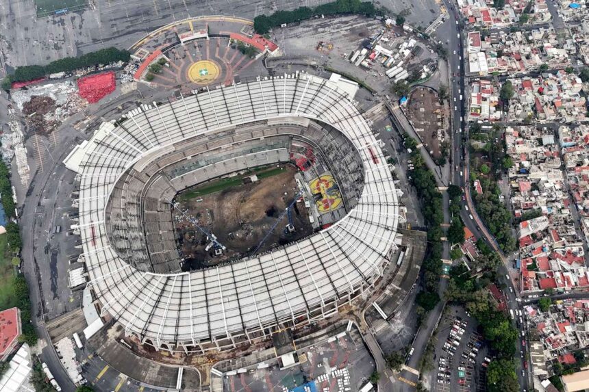 Mexiko ujranyitja az Azteca Stadiot a Portugalia elleni merkozesen a vilagbajnoki fejlesztesek utan