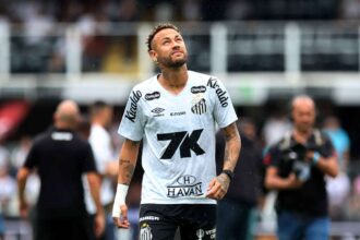 Neymar terdmuteten esik at miutan segitett a Santosnak tulelni