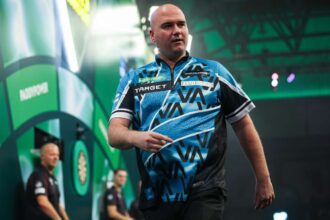 PDC Darts Bajnoksag Gian van Veen megszerzi elso gyozelmet Rob Cross is tovabbjutott