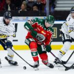 SHL A Frolunda buntetolovesre volt szuksege hogy 3 2 re legyozze a HV 71 et mig a Rogle es a Vaxjo a Bajnokok Ligaja csapataival szemben esett el