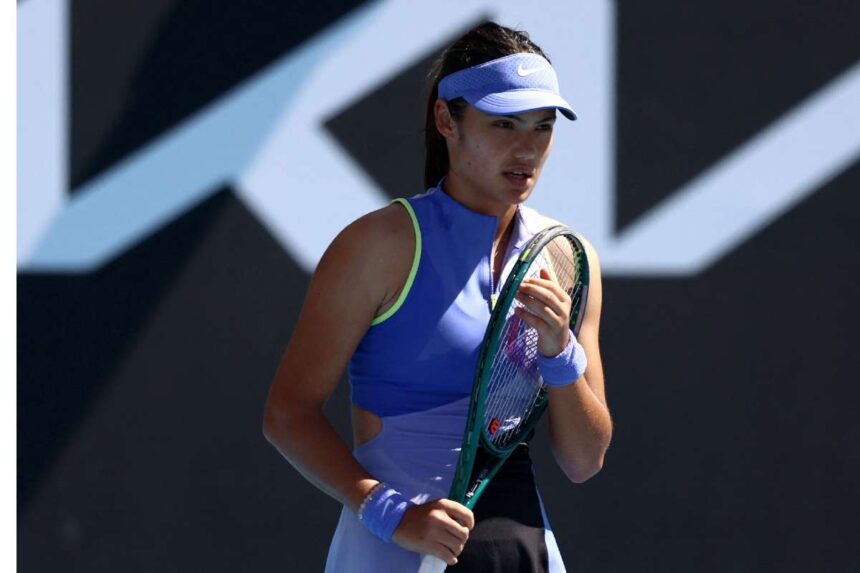A brit szamu egyes teniszzezo Raducanu hat honap utan szakit a korabbi Nadal edzovel Roiggal
