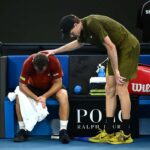 Jannik Sinner tovabbjut az Ausztral Nyilt Teniszbajnoksagon miutan Hugo Gaston visszalepett