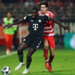 Kompany a Bayern vezeetoje felfedte hogy Upamecano ki fog maradni az Augsburg elleni derbi merkozesrol