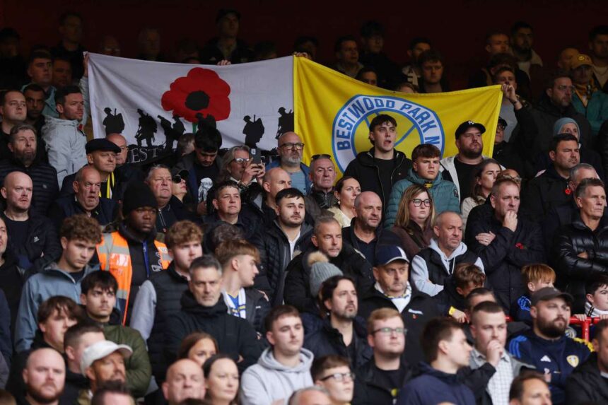 Leeds szurkolo halala orvosi ugyelet utan Man Utd merkozes elott