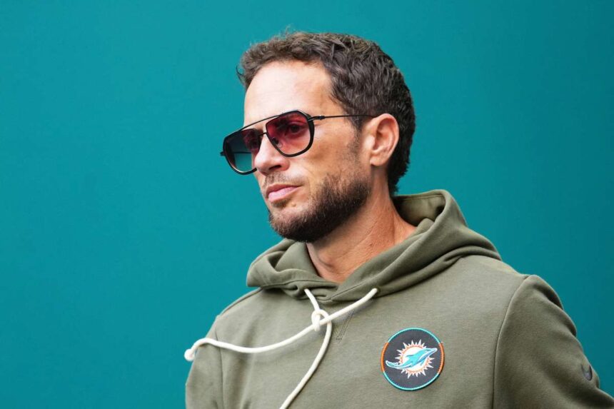 NFL A Miami Dolphins menesztette Mike McDaniel vezetoedzot