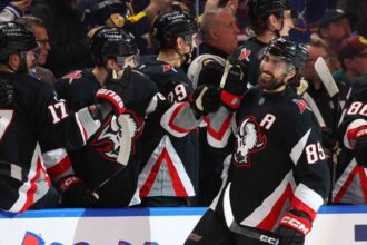 NHL jatekosok egy honap alatt 30 kozos hattrukkot vegrehajtva megdontik a ligarekordot