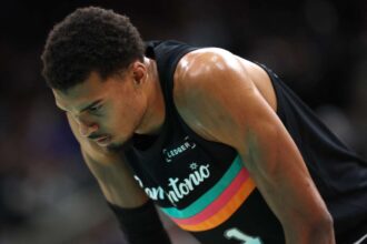 Victory Wembanyama kihagyja a kovetkezo merkozest a Pacers ellen hiperhajlitott terdserules miatt