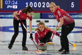 Dan noi curling csapat kulcsfontossagu gyozelmet aratott Japan ellen a hosszabbitasos izgalomban