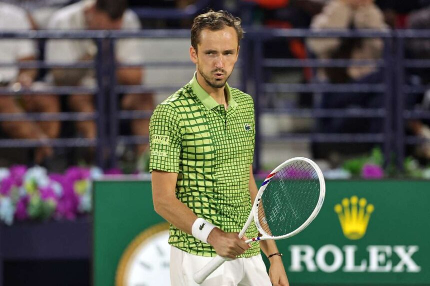 Dominalo Daniil Medvedev siman legyzi a legjobb kiemelt Auger Aliassime t igy bejut a dubai dontobe
