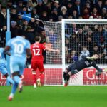 Haji Wright mesterharmasa segit a Coventrynek legyzni rivalisat a Middlesbrough t hogy ujra felelessze a feljutasi remenyeket