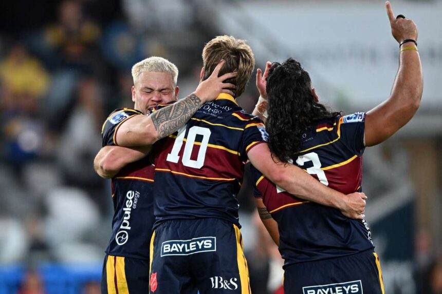 King Cam Millar 50 meteres buntetot rug hogy ellopja a gyozelmet a Highlanders szamara