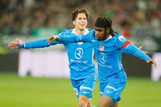 Lookman debutalo golt szerez mikozben az Atletico Madrid megsemmisit a Real Betist ig bejut a Copa del Rey elodontojebe