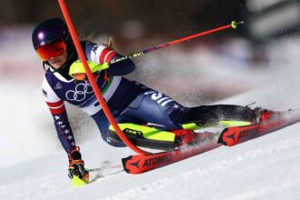 Mikaela Shiffrin diadalmaskodik a mulesiklasban es megszerzi elso olimpiai aranyermet 2018 ota