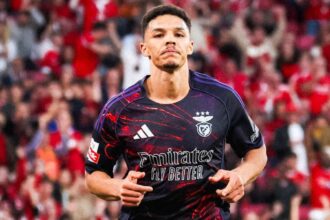 Mourinho dicsri a glszerz Baht az elkpeszt visszatrsrt miutn tbb mint egy vet kihagyott