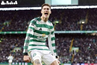 A Celtic visszater es legyozia a Motherwellt ezzel nyomas alatt tartja a Hearts ot a Premiershipben