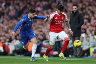 A Chelsea szelsoje Pedro Neto egymeccses eltiltast kapott helytelen viselkedes miatt miutan piros lapot kapott