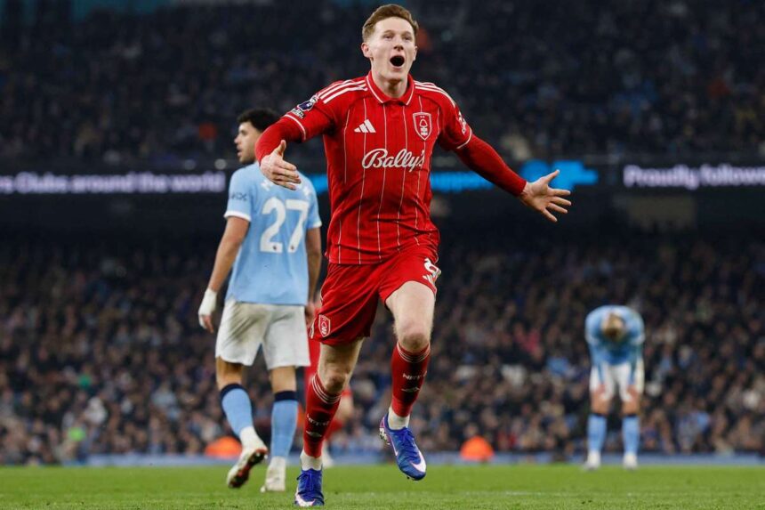 A Manchester City cim remenei sulyos csapast szenvedtek el miutan a Nottingham Forest kesoi dontetlent jatszott