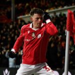 Hollywood altal tamogatott Wrexham legyozte walesi rivalisat Swanseat ezzel megtartotta Premier League es almat