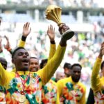 Szenegal felvonul az AFCON trofeaval a Peru elleni baratsagos merkozes elott