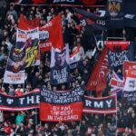 Vallalva a bevandorlok altal tortenoo gyarmatositast Man Utd drukkerek visszaszolnak a kisebbsegi tulajdonos Ratcliffenak