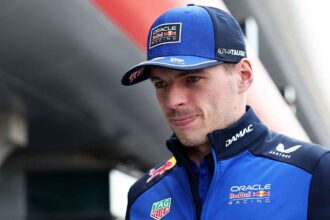 Verstappen elvezi az F1 es htvgjt a Nrburgringi 24 rs gyzelmvel