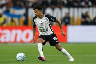 A Corinthians jatekosa Allan piros lapot kapott az agyeki gesztusa miatt a Fluminense ellen vivott merkozesen