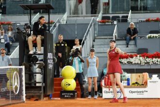 Elena Rybakina elvesziti a bizalmat a vonalhivo rendszerben Zheng Qinwen legyozese utani vitat kovetoen