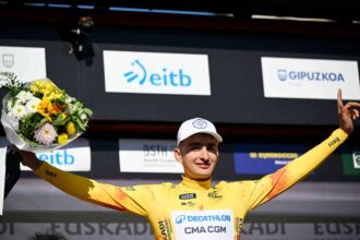 Francia csodajatekos nyeri meg zsinorban a masodik szakaszt a Baszk Korversenyen Skjelmose es Roglic elott