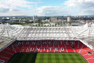 A Manchester United javulo bevetelrol szamolt be de 2026 elso feleben kozel 12 millios netto vesztesget konyvelt el