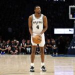 A San Antonio Spurs DeAaron Foxot es Dylan Harpert is elveszitheti a konferencia donto 3 merkozesere