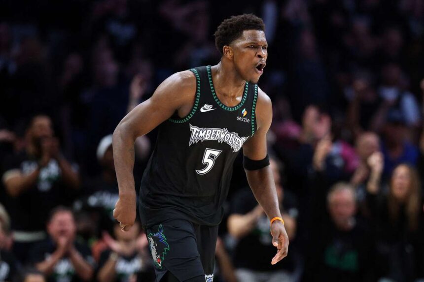 Anthony Edwards kerdese a Minnesota Timberwolves elso meccsen a San Antonio Spurs ellen