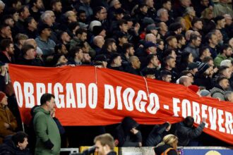 Diogo Jotat es testveret kitunteti a Liverpool az Anfieldi emlekhellyel