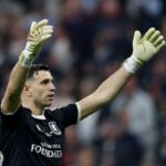 Ez az Aston Villa harcos eltort ujjal jatszotta le az Europa liga dontot