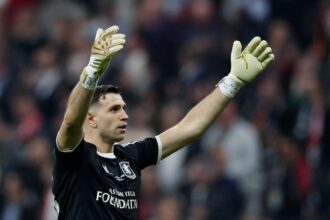 Ez az Aston Villa harcos eltort ujjal jatszotta le az Europa liga dontot