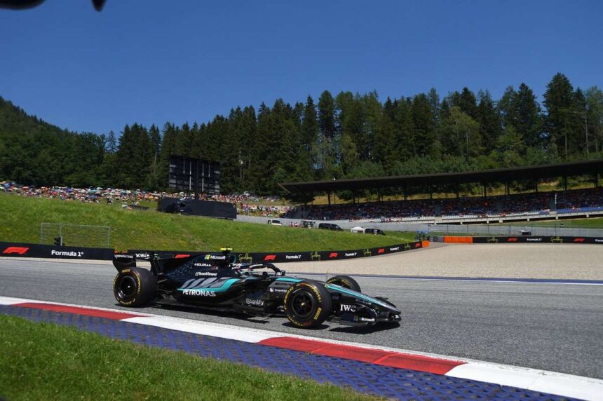 Antonelli vezeti az FP1 et Russell elott mig a Mercedes eros nyitast mutat be Ausztriaban