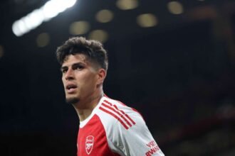 Atigazolasi hirek Az Arsenal ot eves szerzodest kot Piero Hincapie vel