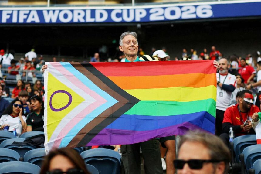 Az Pride Match belul Egyiptom es Iran kozott Nincsenek piros zaszlok ahogy Seattle egyesul
