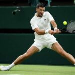 Djokovic egy szettet elveszt de nagyot kuzd hogy legyozze Wut es bejusson Wimbledon masodik korebe
