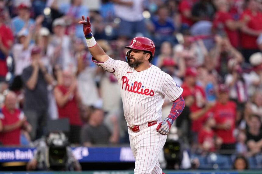 Kyle Schwarber lesz az elso aki eleri a 25 hazai futat 2026 ban