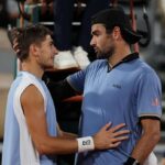 Matteo Arnaldi bejutott a francia nyilt teniszbajnoksag elodontojebe miutan honfitarsa Berrettini serules miatt feladta a meccset