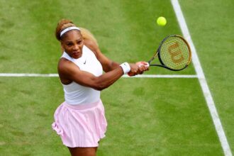 Serena Williams az elso forduloban az elomet nelkul indulo Maya Joint ellen jatszik Wimbledonban