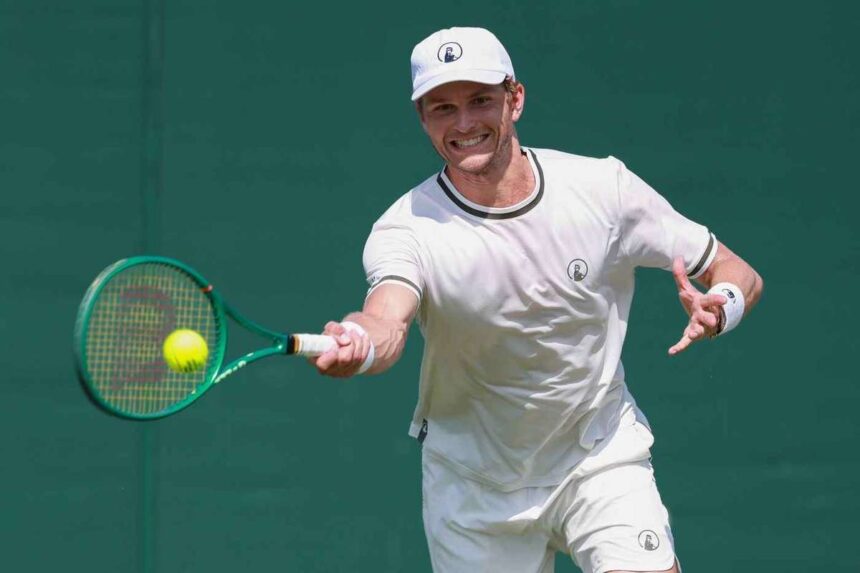 Svajci outsider veget vet Holmgren almanak hogy elelje a wimbledoni fotablat