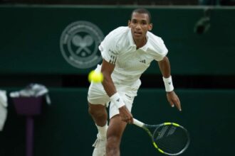 Auger Aliassime tavozik regi edzojetol Fontangtol miutan veresegyet szenvedett Djokovictol Wimbledonban