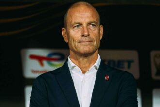 Bundesliga edzo Thorup visszautasitotta az angol Championship klubokat hogy visszaterjen Genkbe