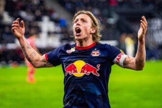 Igeretes dan kozeppalyas Bidstrup a Red Bull Salzburgtol a Lyonnal erositi meg