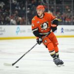 John Carlson 17 millio dollaros szerzodest irt ala a Tampa Bay Lightninggel