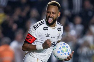 Neymar ketszer is betalal visszateresen a Santosnal a csalodast keltos vilagbajnoksag utan