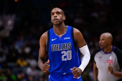 Vissza D C be Khris Middleton visszater a Wizards hoz a Mavs ert folytatott csere kereteben