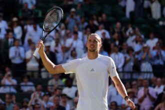 Zverev siman legyozi Giront es bejut a negyedik korbe Wimbledonban