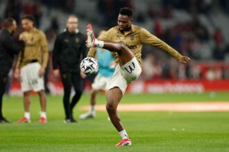 A Brentford megdontotte klubrekordjat es 39 millio fontert szerzodtette Mamadou Sangaret a Lens csapatatol